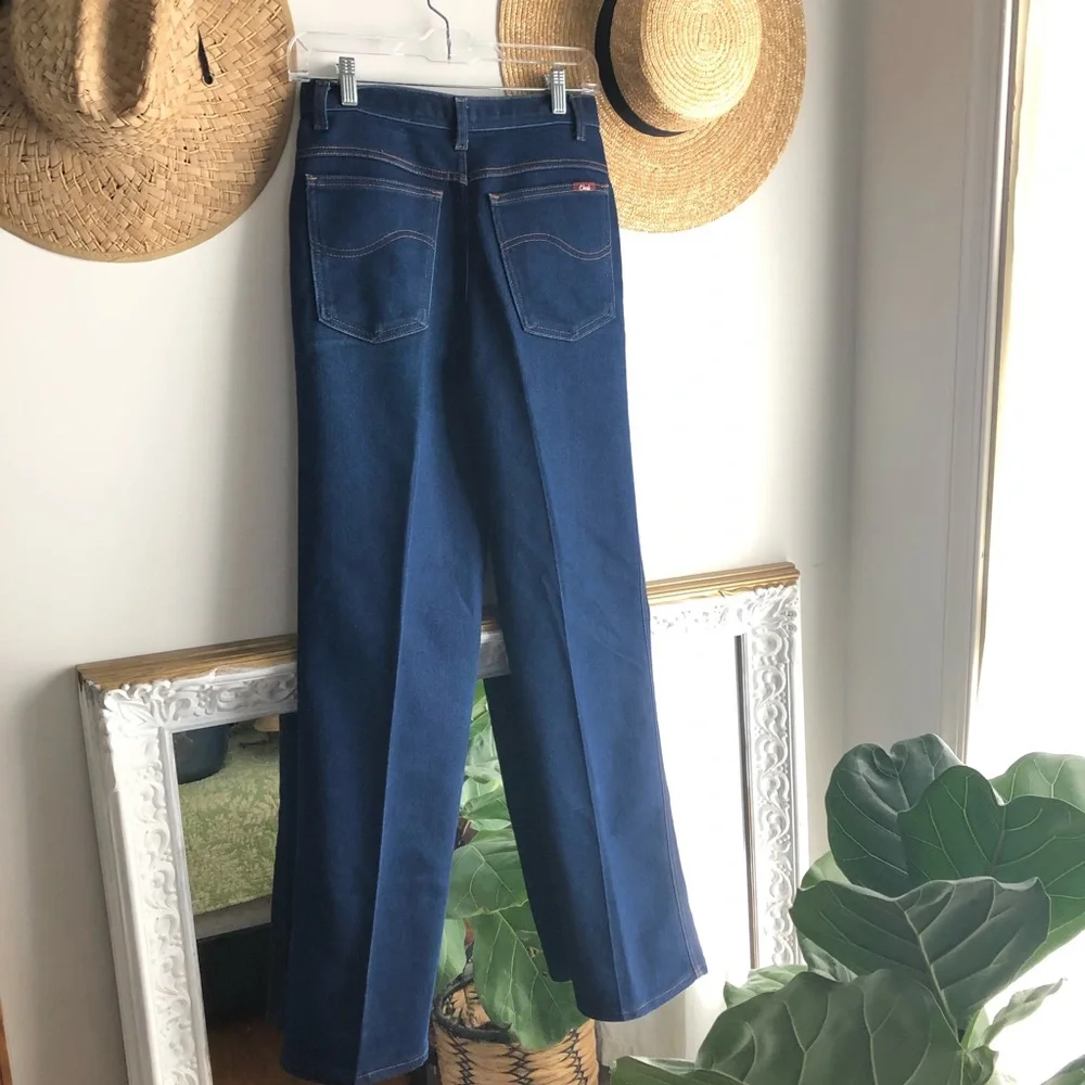 Vintage High Rise High Waisted Dark Wash Wide Bootcut Jeans - Picture 6 of 6